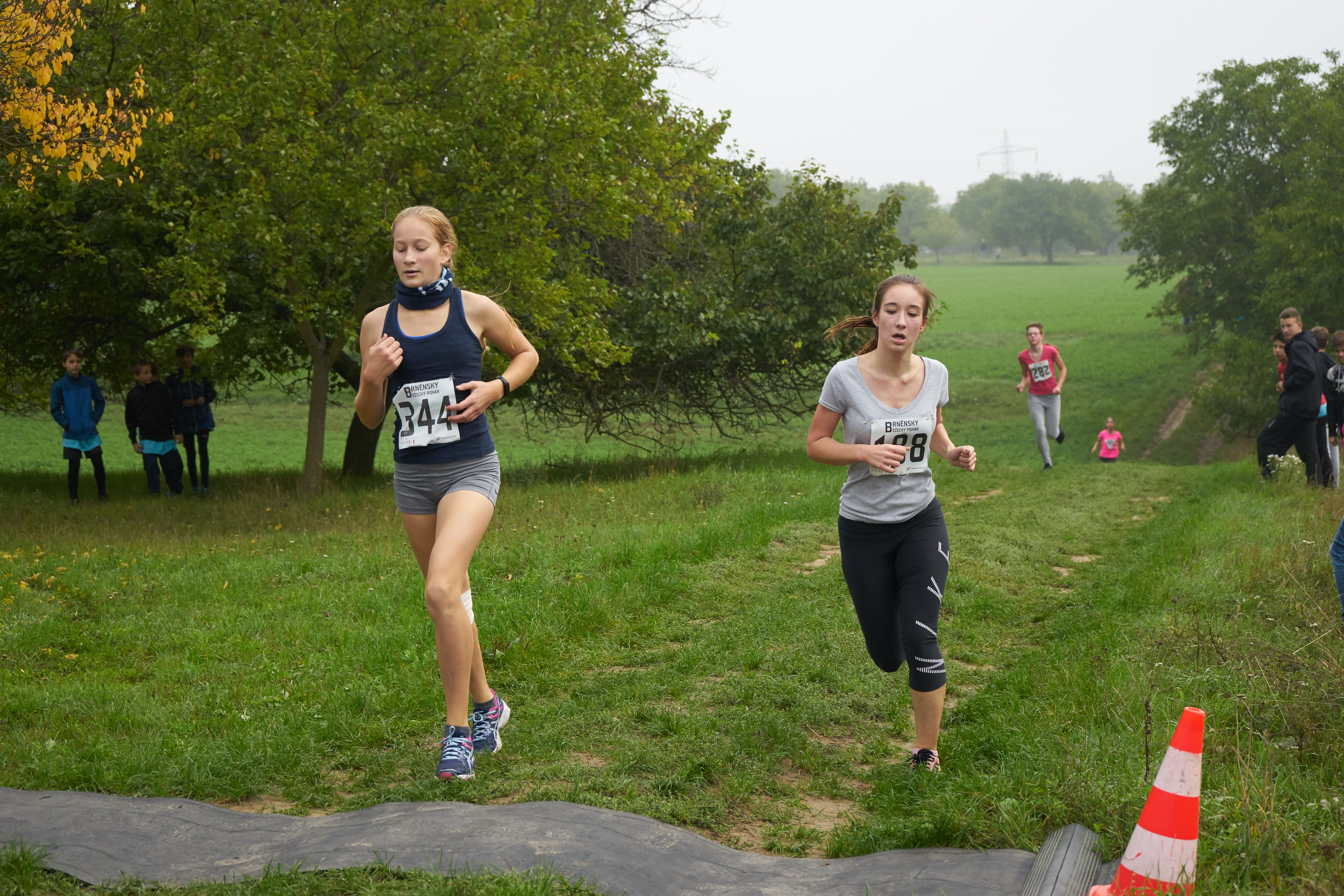 běžící žákyně