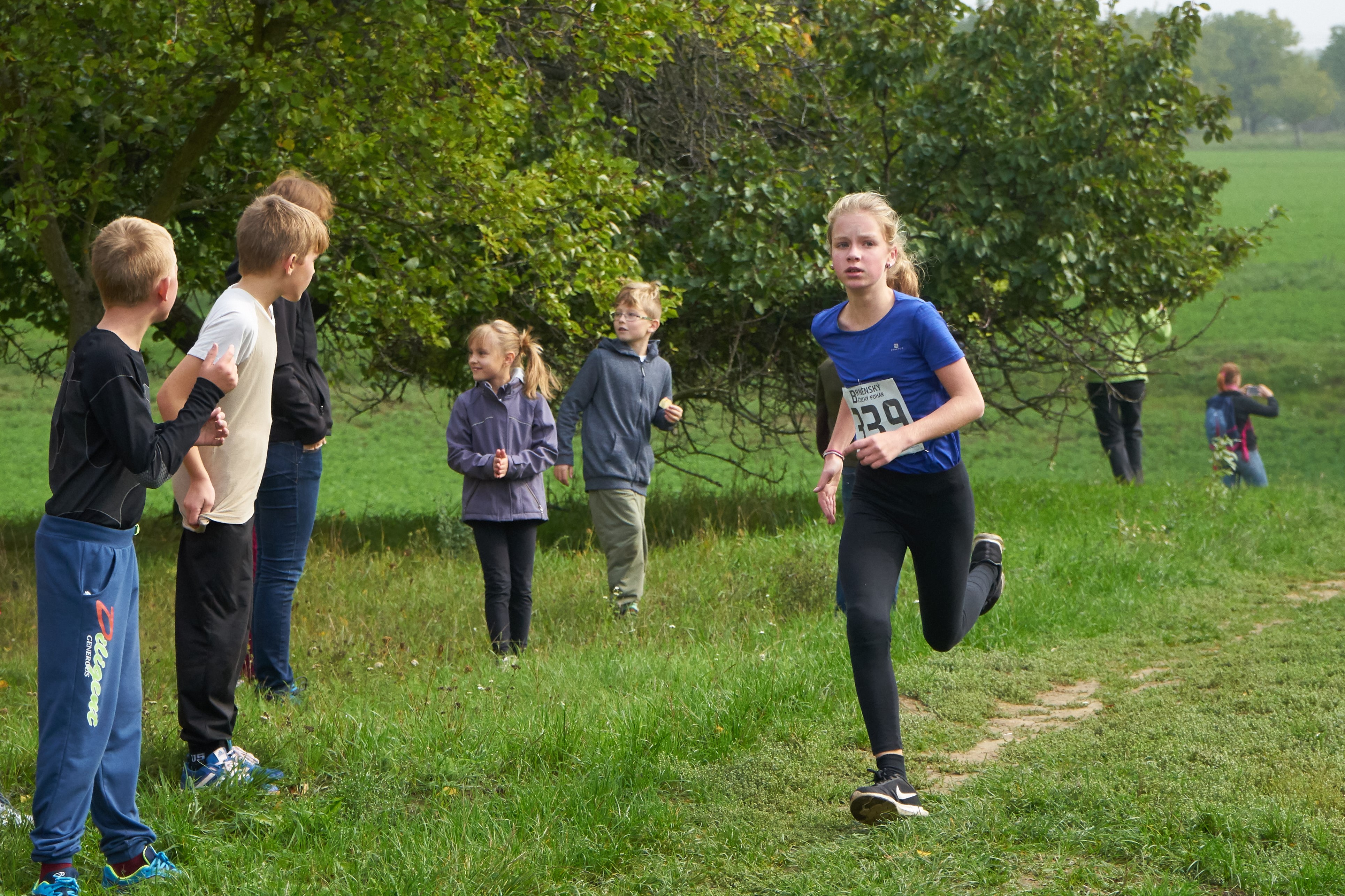 běžící žákyně